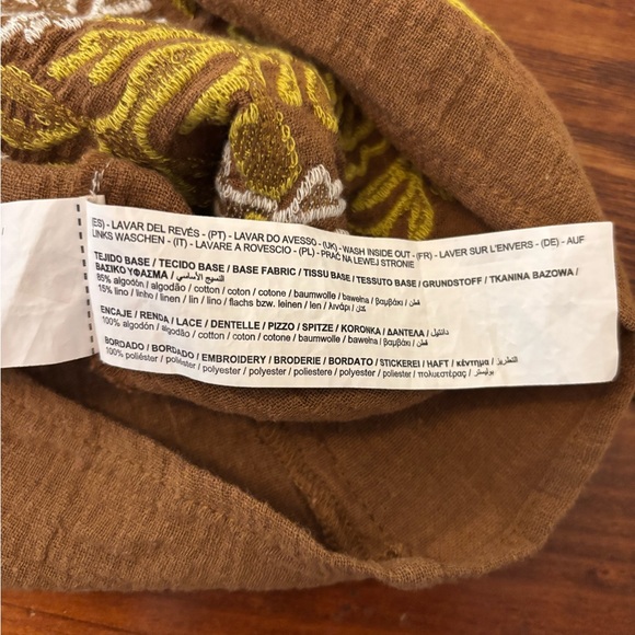 Embroidered Brown Blouse with Floral Design - Picture 8 of 8